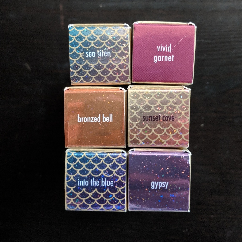 🥳 Stila Glitter & Glow Eyeshadow - Picture 3 of 4